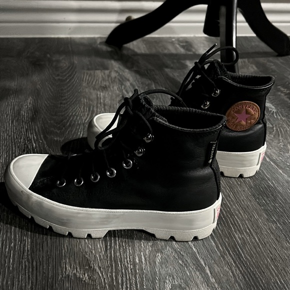 SPECIAL EDITION BLACK LEATHER CONVERSE SHOES. Size 6 1/2. - Picture 3 of 11